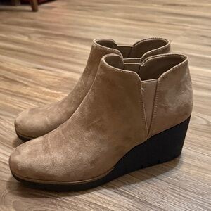 Dr. Scholl's Tan Wedge Ankle Boots